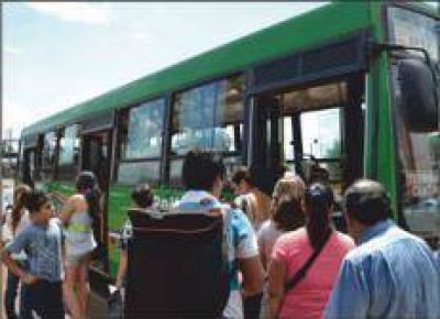 Quejas de usuarios por la quita de frecuencias de colectivos en los d�as feriados