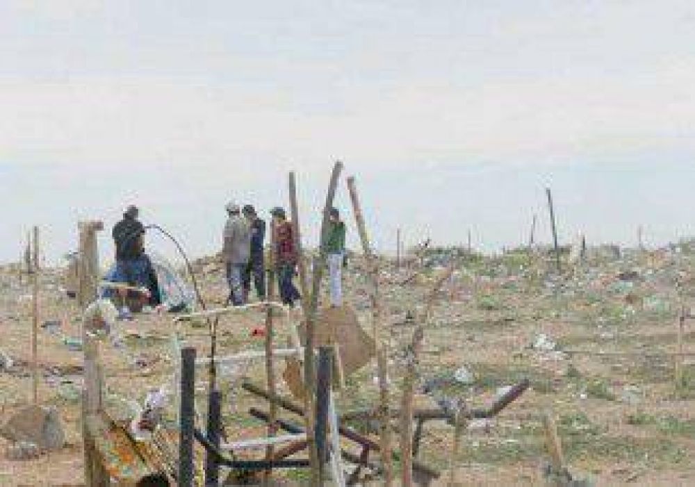 Tomaron tierras en Cutral Co 