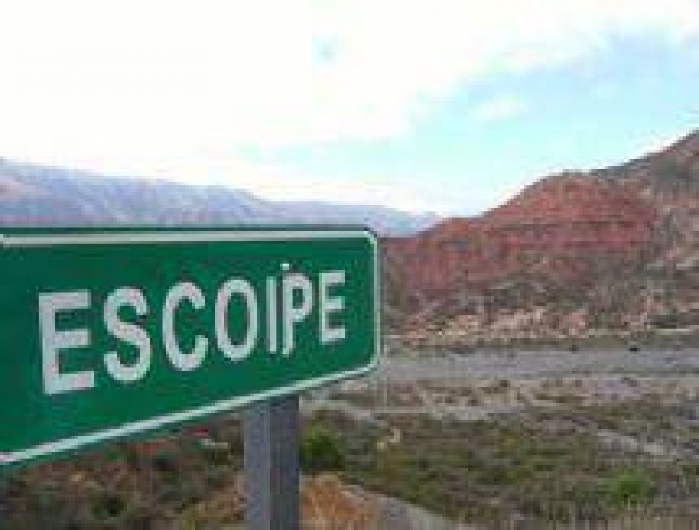 Alerta y vigilancia por derrumbes en la quebrada de Escoipe