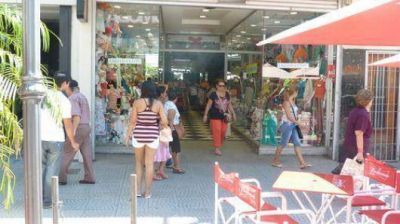 El 80% de los comercios atendieron en Jun�n