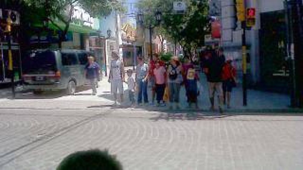 Los comercios abrieron en feriado