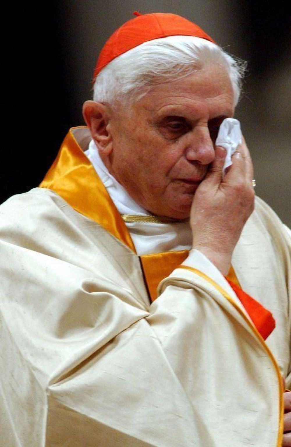 El Padre Antonio Ran de R�o Gallegos destac� el gesto de Benedicto XVI 