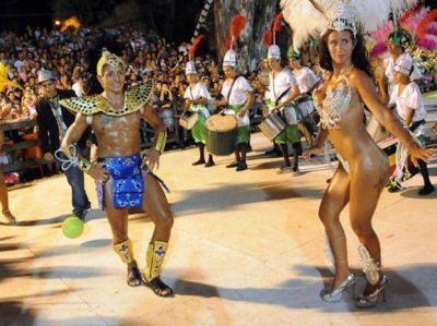 El carnaval rosarino fue un �xito y cerr� anoche con m�s de 83 mil asistentes