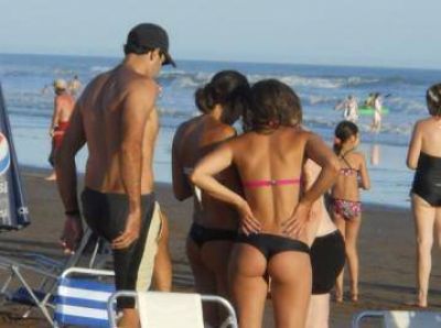 R�cord de turistas en las playas del distrito durante el feriado