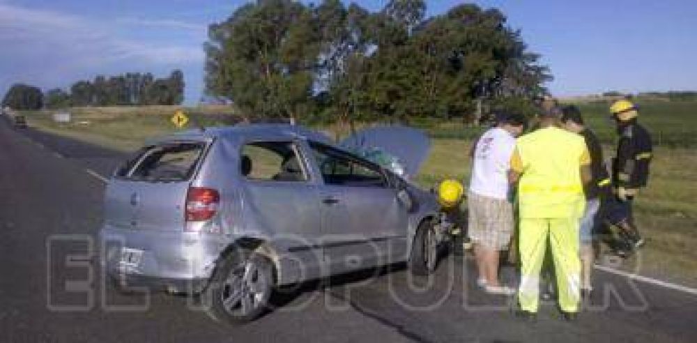 Una persona sufri� heridas en un vuelco en la ruta 226