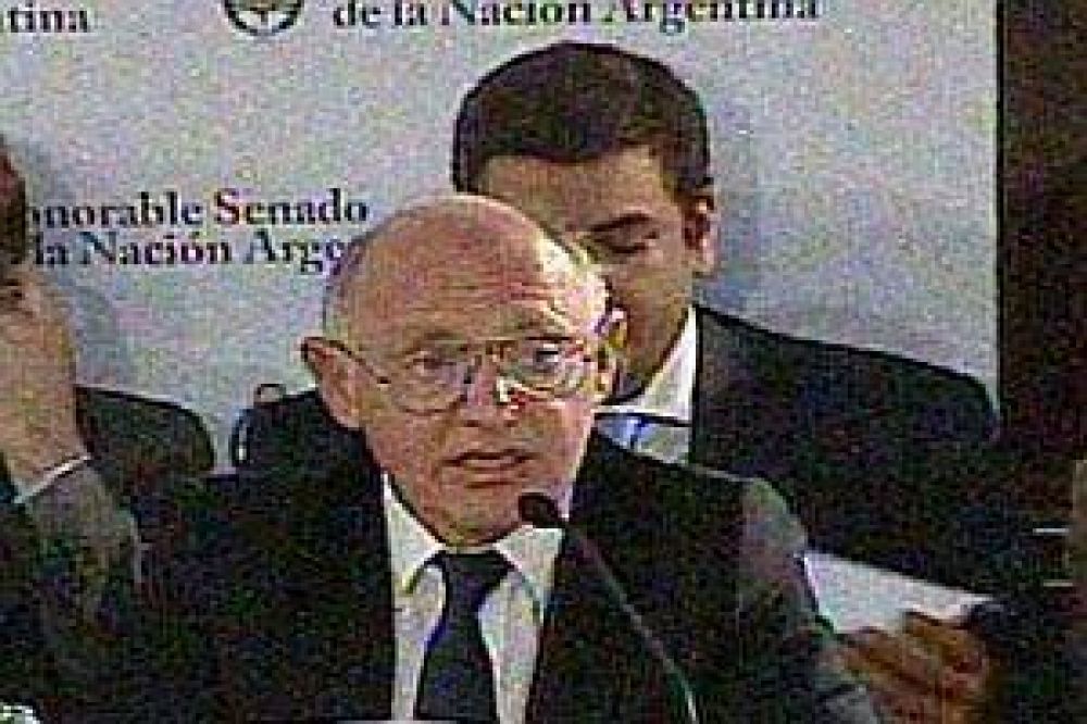 Timerman ratific� que se interrogar� "a todos los acusados" y neg� "cl�usulas secretas con Ir�n"