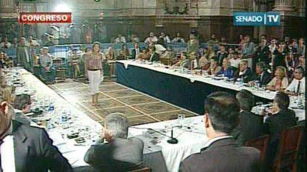 Qui�n es la mujer que irrumpi� en el debate del Senado