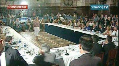 Qui�n es la mujer que irrumpi� en el debate del Senado