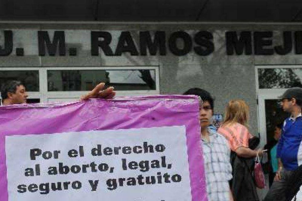Piden seguir investigando a Macri por el caso del aborto no punible