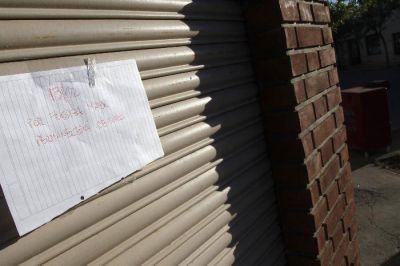 Reducen a empleado y se llevan dinero del correo