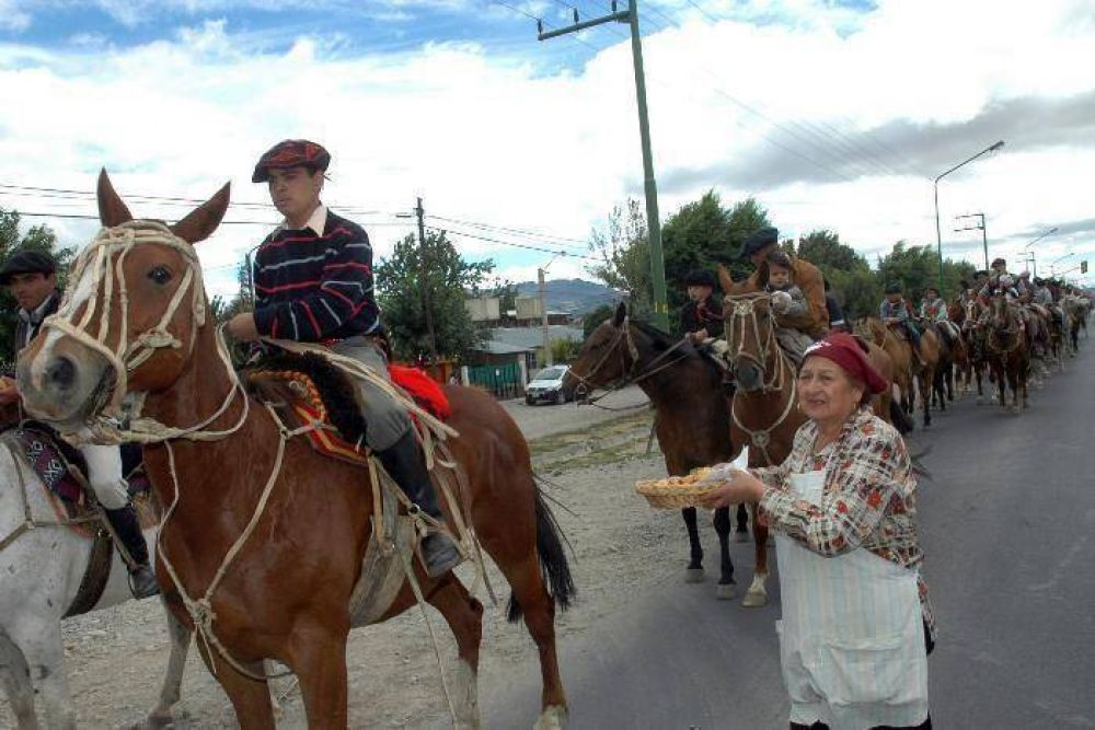 Los jinetes abrieron la fiesta de Jun�n de los Andes