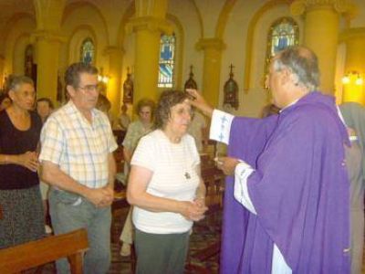 Con la imposici�n de la ceniza se inici� la Cuaresma