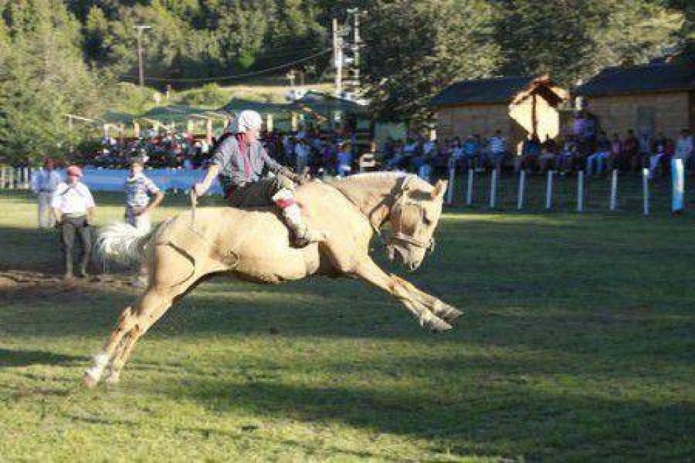 Villa Traful celebr� su 3era. Fiesta de la Integraci�n