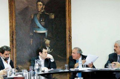 El Gobernador Zamora particip� de la reuni�n de la Comisi�n del Seguimiento de Empleo