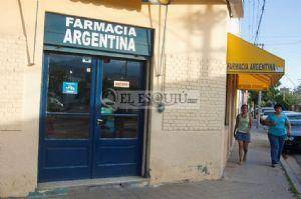 Ladrones se llevan $350.000 de una farmacia