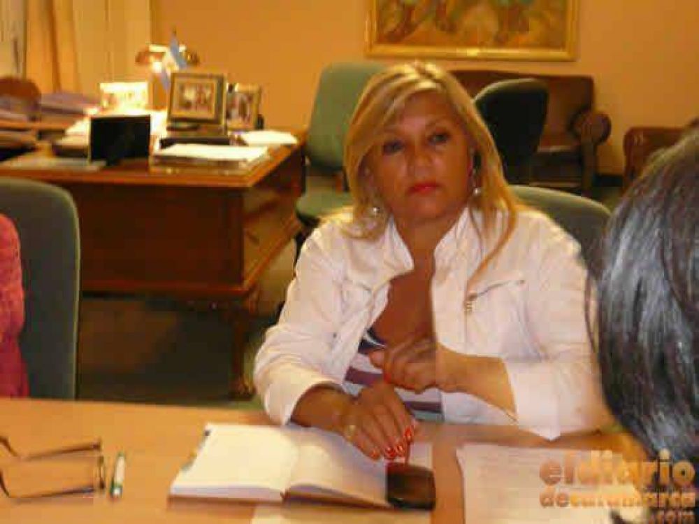 Qui�ones: �No queremos que ning�n docente en la provincia gane menos de $4000�