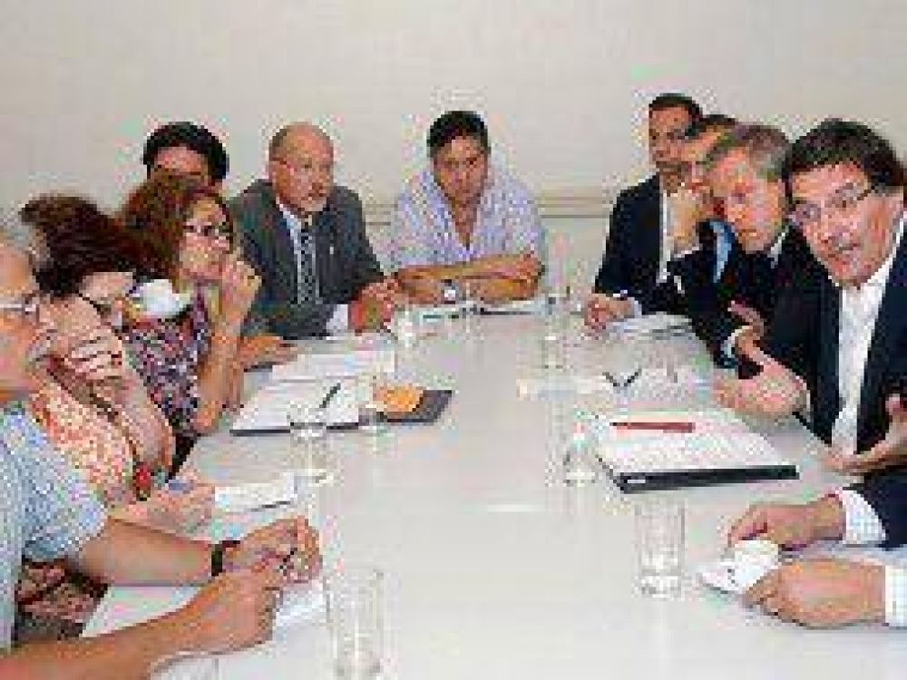 Paritaria docente nacional: Reuni�n clave en la negociaci�n con el Goberno