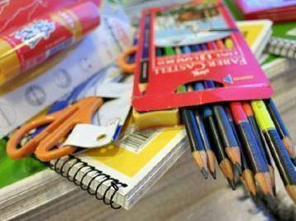 Colecta solidaria de art�culos escolares, organizada por el PJ