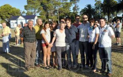 Esparcieron las cenizas de Oscar N��ez en la cancha auxiliar de Racing