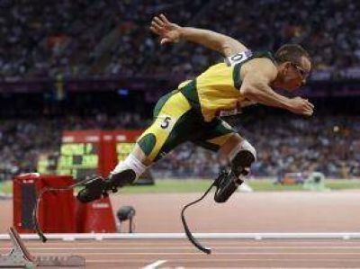 Oscar Pistorius, preso por matar a su novia al confundirla con un ladr�n