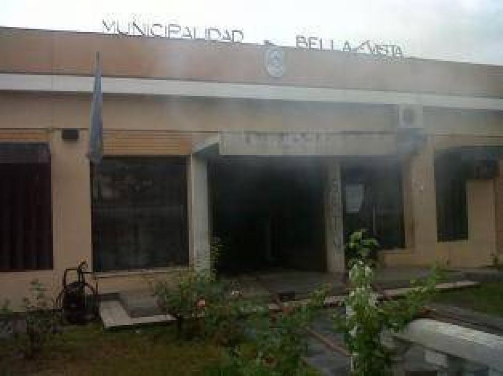 Ardi� la interna en el oficialismo y le prendieron fuego a la Municipalidad