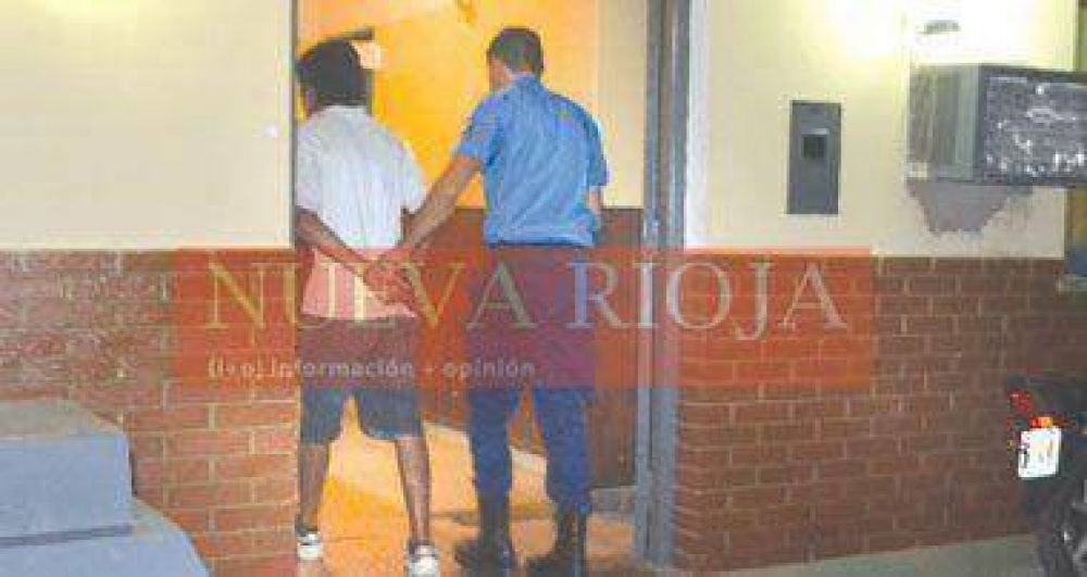 Cay� un arrebatador luego de un violento robo a una motociclista