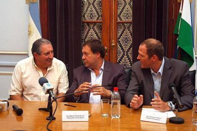 Aumentan sueldos a 22.000 estatales rionegrinos
