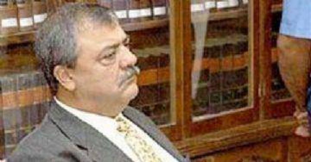 Denuncia que la polic�a golpe� a discapacitado por no responderles