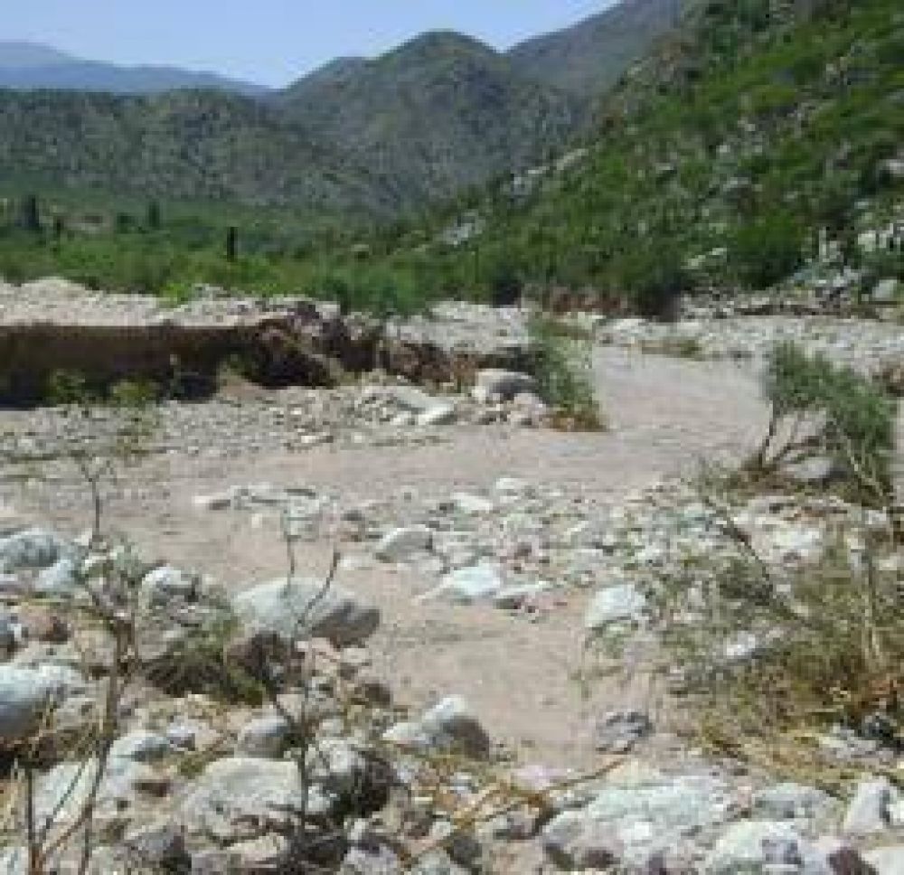 El gobierno defendi� su pol�tica minera y descart� impacto ambiental