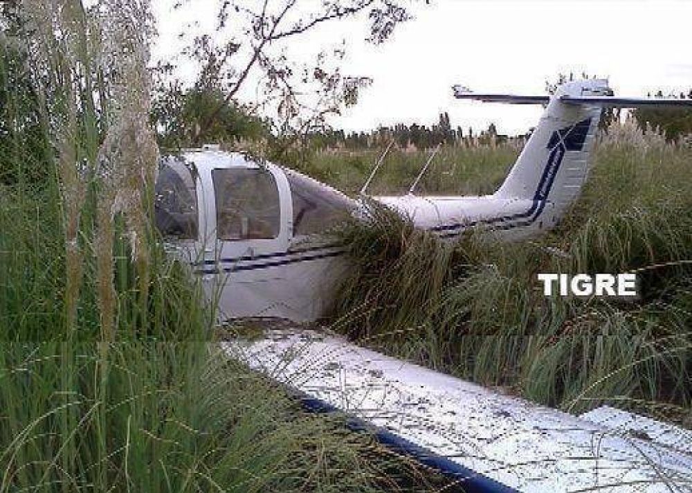 Las c�maras de Tigre registraron a avioneta que aterriz� de emergencia