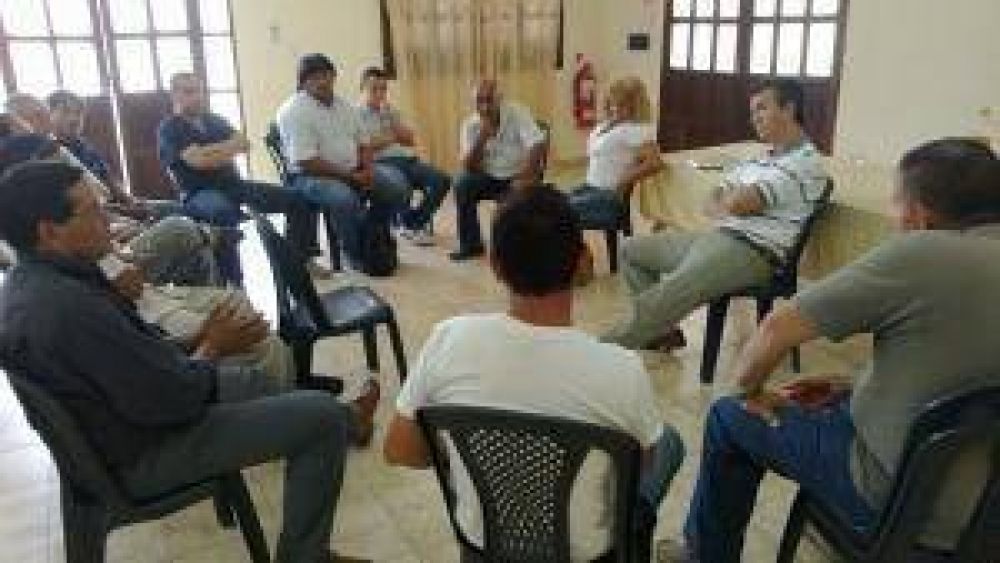 Aguilar se reuni� con vecinos de Colonias Unidas