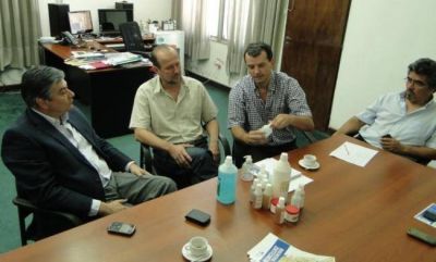 Avanzan en un convenio con UNCAus para la producci�n de insumos hospitalarios