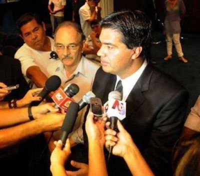 Respuesta de Capitanich: �Nosotros debemos resolver todos los problemas de la oposici�n en las ciudades�