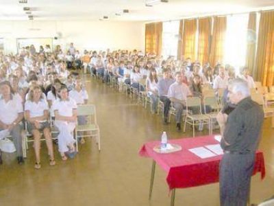 El Obispo se reuni� con docentes de colegios cat�licos