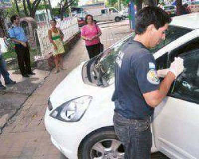 Recuperaron el auto robado en J�chal, hay un detenido y buscan el contacto local
