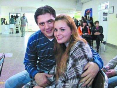 Se cas� con quien est� preso por el asesinato de su gemela