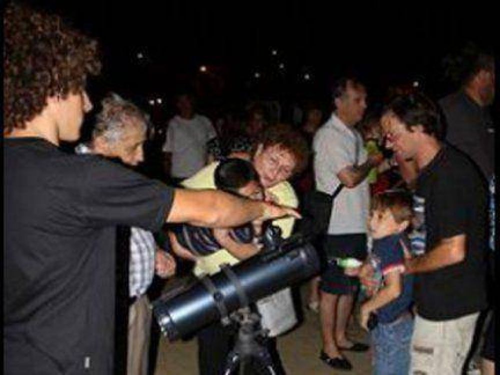 Hoy se podr�n hacer observaciones astron�micas en la costanera de Paran�