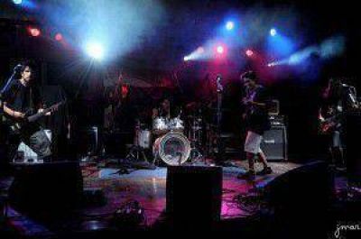 Comienza el FormoRock, con 11 bandas en el escenario de la plaza San Mart�n