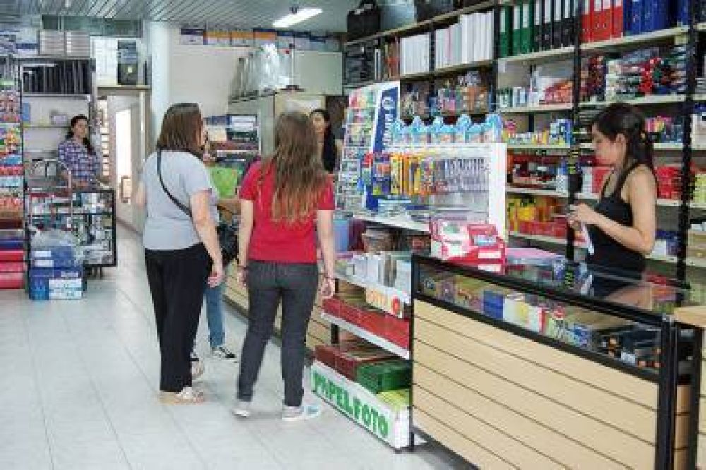 Comienza a regir el acuerdo de precios para productos escolares