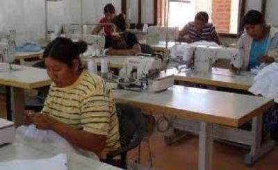 Fontex: las cooperativas fabricaron 59.000 guardapolvos durante el 2012 