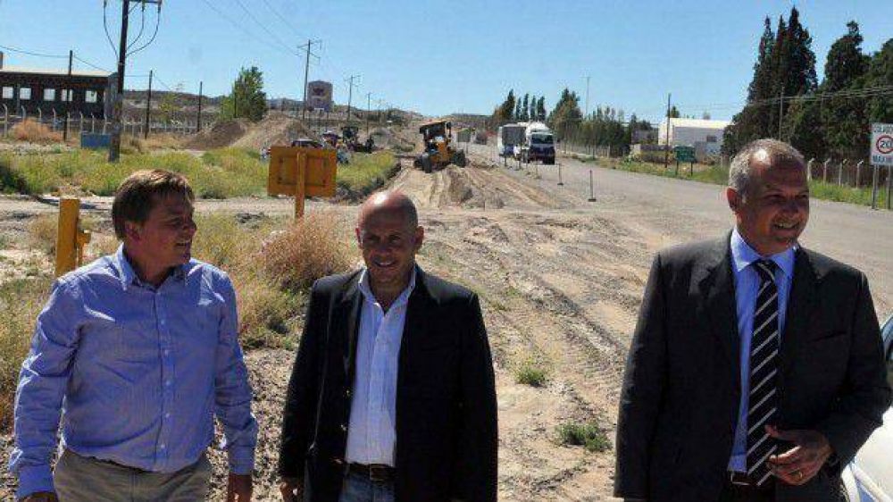 Buzzi recorri� la obra de la Ruta 1 en Puerto Madryn