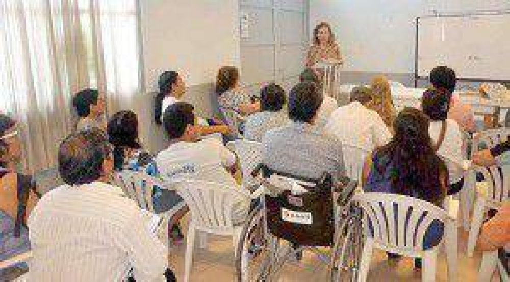 Ayudan a vecinos con discapacidad a desarrollar su proyecto laboral