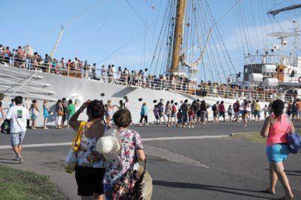Durante su estad�a en la ciudad, unas 115 mil personas visitaron la Fragata
