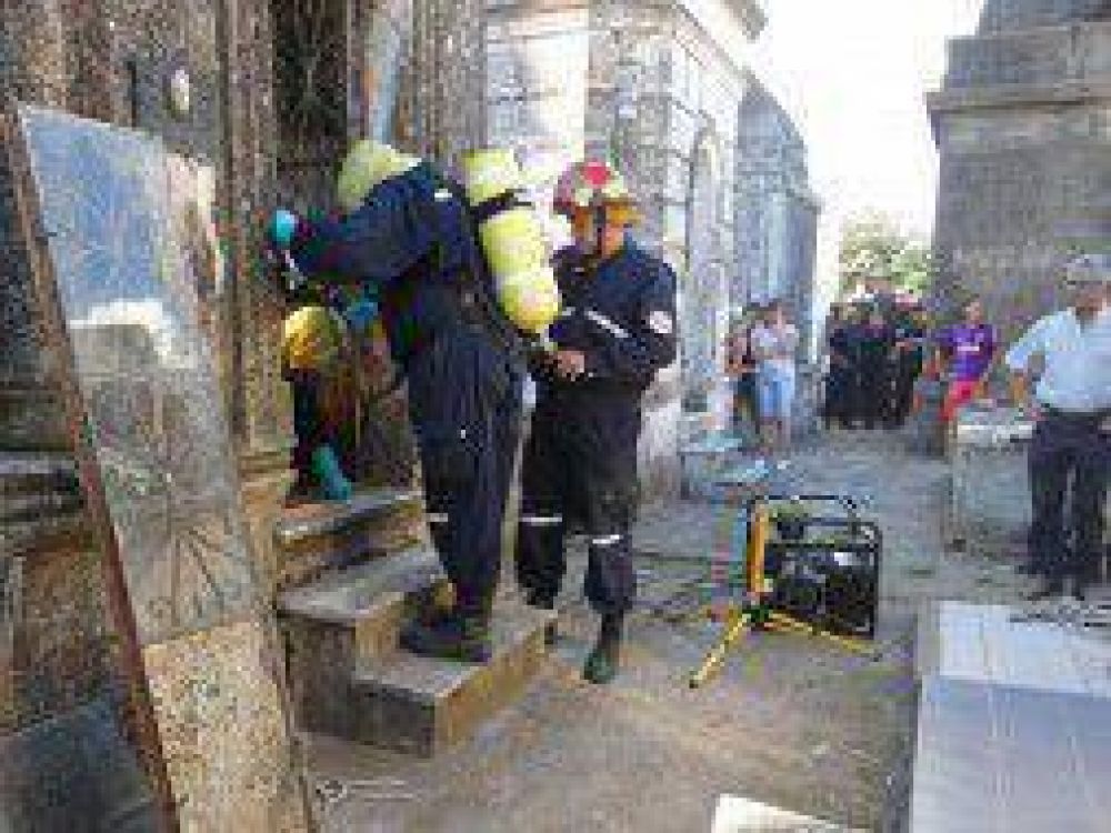 Baradero: Encontraron a hombre desaparecido dentro de un nicho en el cementerio