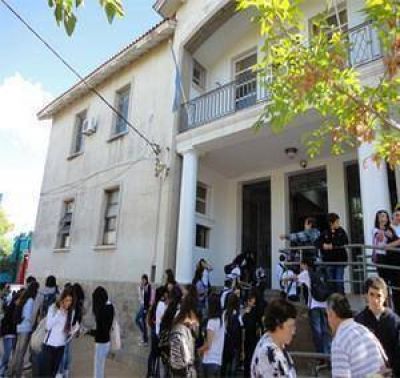 Crear�n registro de vacantes de alumnos en escuelas	
