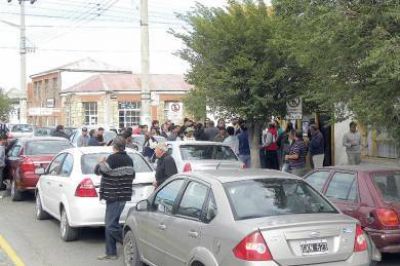 Fuerte protesta de taxis y remises por la suba de impuestos