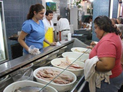 Canasta de Cuaresma: Hay que pagar un 27% m�s para cocinar humitas, pastel o pescado