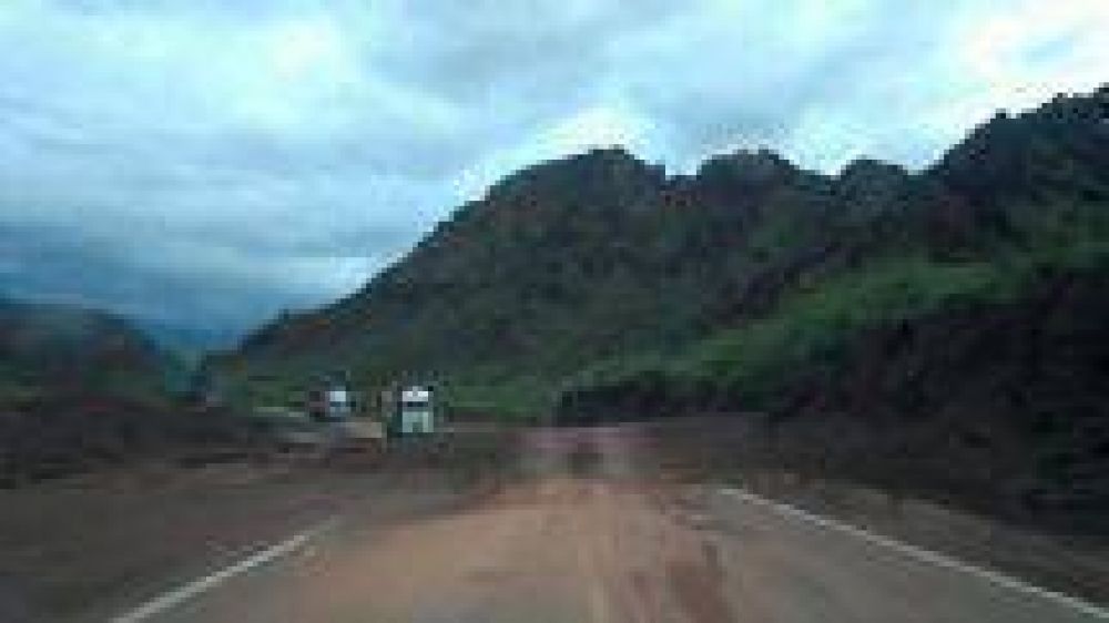 Interrupci�n del tr�nsito por aludes en Cafayate