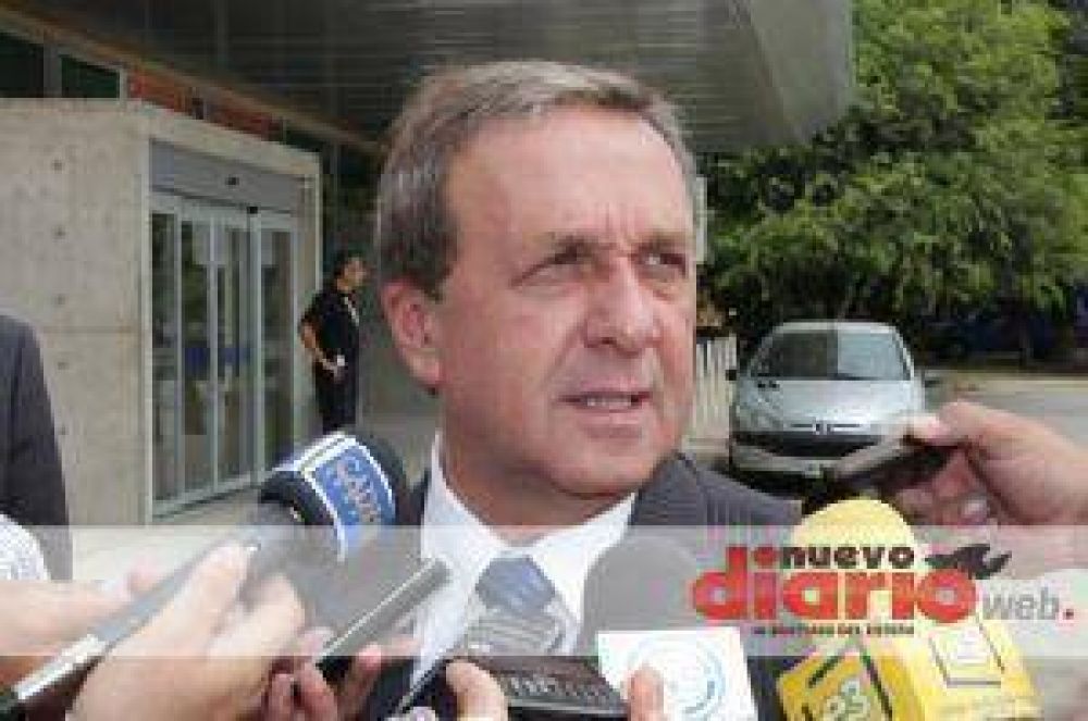 "El avi�n se cay� porque el motor detuvo su marcha"