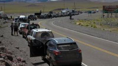 Paso San Francisco, colapsado por falta de personal de Gendarmer�a